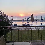 б003 в бийч резорт- море пред прозореца, плаж пред вратата !!!