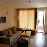 б003 в бийч резорт- море пред прозореца, плаж пред вратата !!!