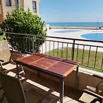 б003 в бийч резорт- море пред прозореца, плаж пред вратата !!!