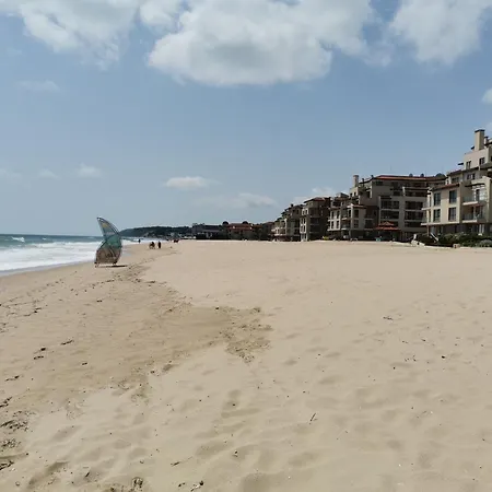 б003 в бийч резорт- море пред прозореца, плаж пред вратата !!! Apartment *