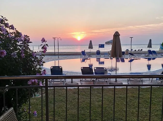 б003 в бийч резорт- море пред прозореца, плаж пред вратата !!!