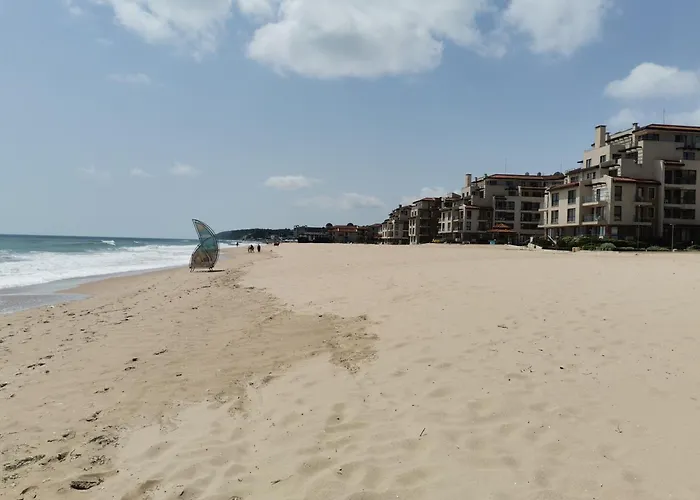 б003 в бийч резорт- море пред прозореца, плаж пред вратата !!! Apartment *