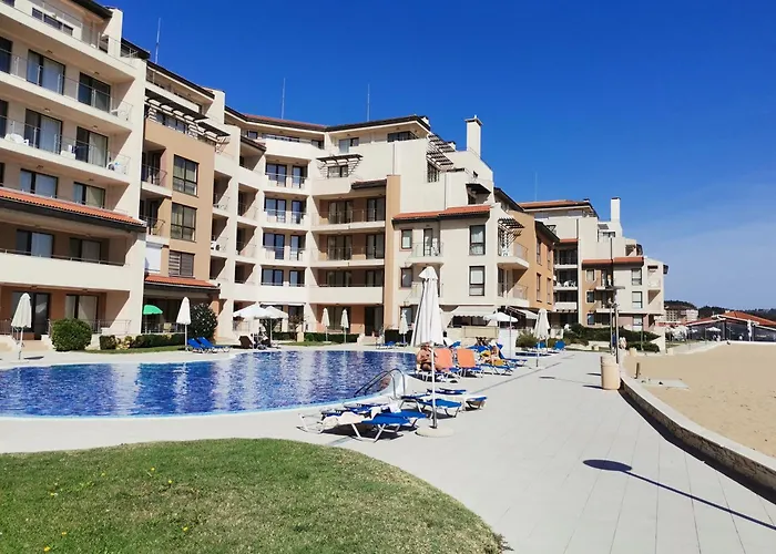 б003 в бийч резорт- море пред прозореца, плаж пред вратата !!! Apartment *