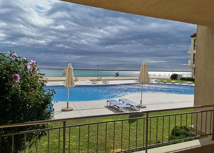 б003 в бийч резорт- море пред прозореца, плаж пред вратата !!! *